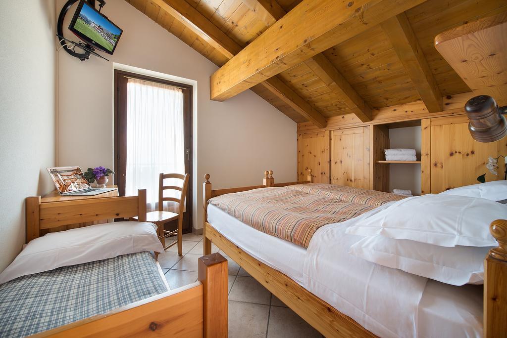 Hotel Gallo Cedrone Valdisotto Room photo